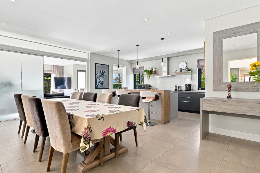 4 Bedroom Property for Sale in Constantia Western Cape